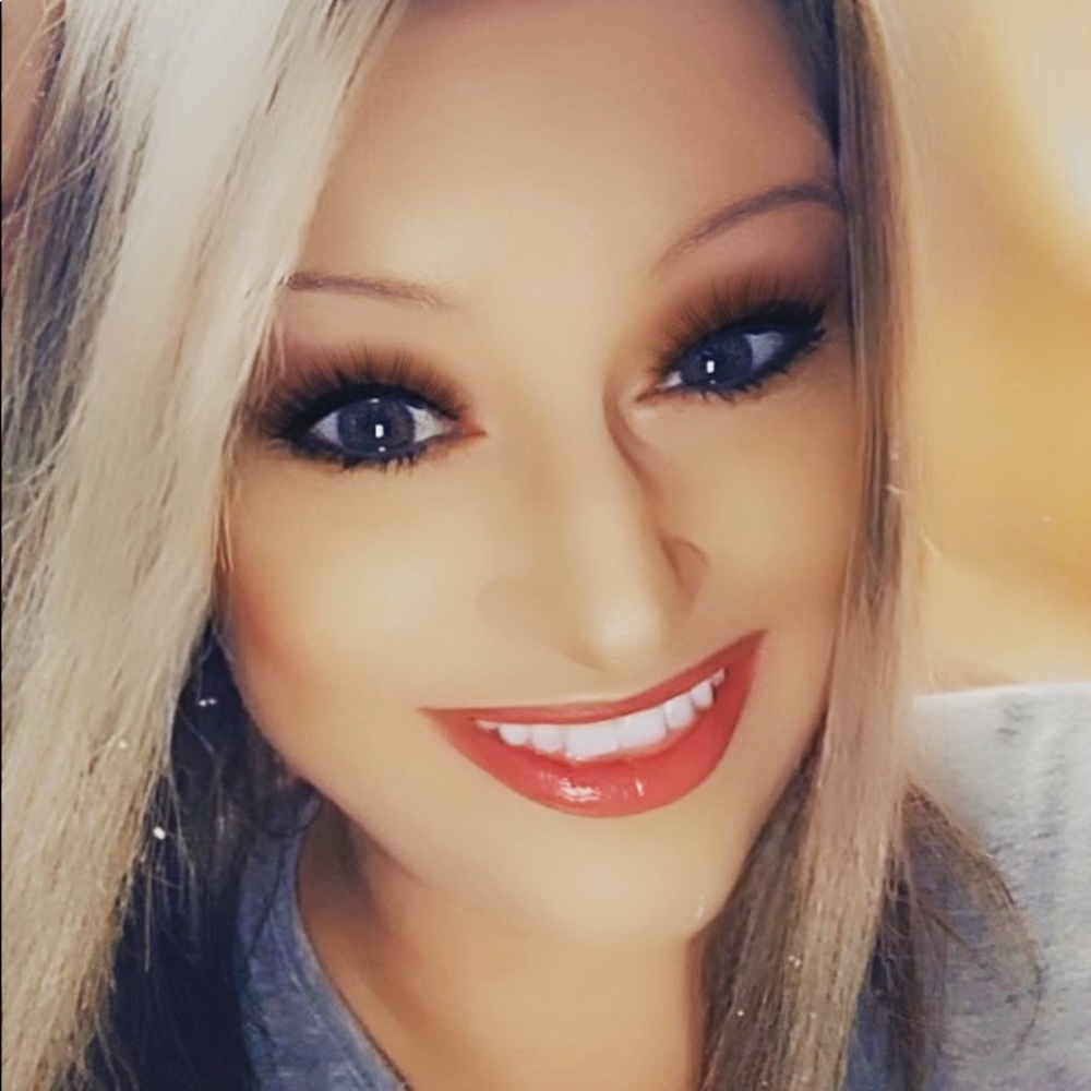 Meet your Posher, Kelly